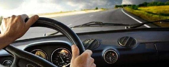 踩油门不提速什么原因