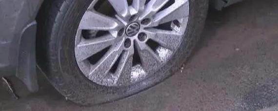 车轮胎破了怎么办