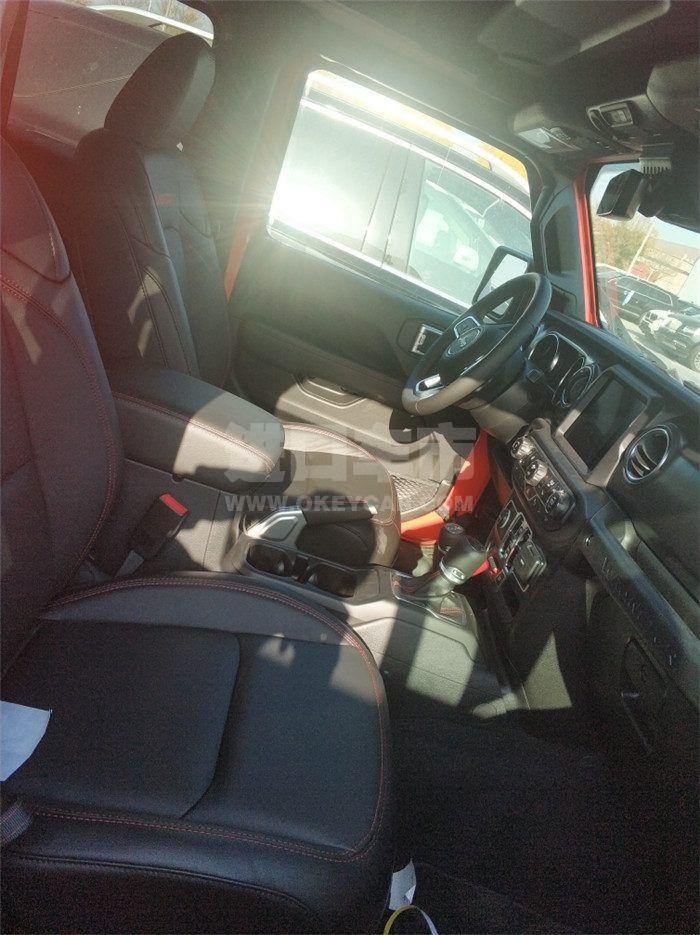 2bc36febe985f2915ebf706ddb9d049b