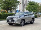 雷克萨斯LX570有着无可替代的魅力，它拥有独特的外观造型，霸气的车身尺寸，还有相当硬派的越野配置，但是它更偏向于城市巡航，而且对内...