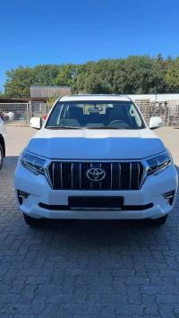 2023款 丰田霸道2800 2.8T 柴油 九气 底挂 天窗