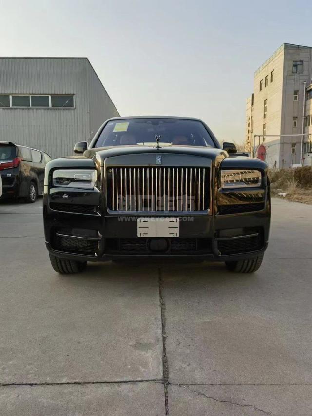 欧版2023款 劳斯莱斯库里南(Cullinan)6.7T Black Badge