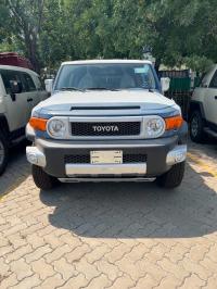 2023款 丰田FJ酷路泽 4.0L GX-R 八气 JBL