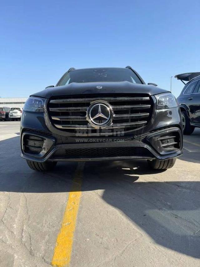 美规2024款 奔驰GLS450 7座 AMG包 顶峰包