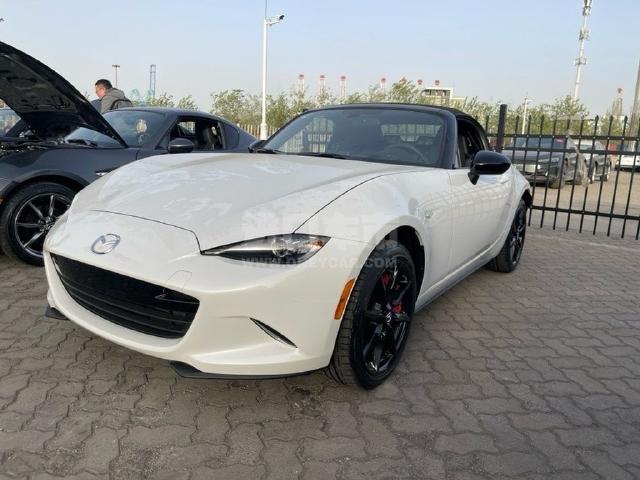 墨版2022款 马自达MX-5 2.0L 手动 软顶敞篷