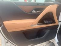 23款 LX600 7座 Premium高级