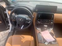 23款 LX600 7座 Premium高级