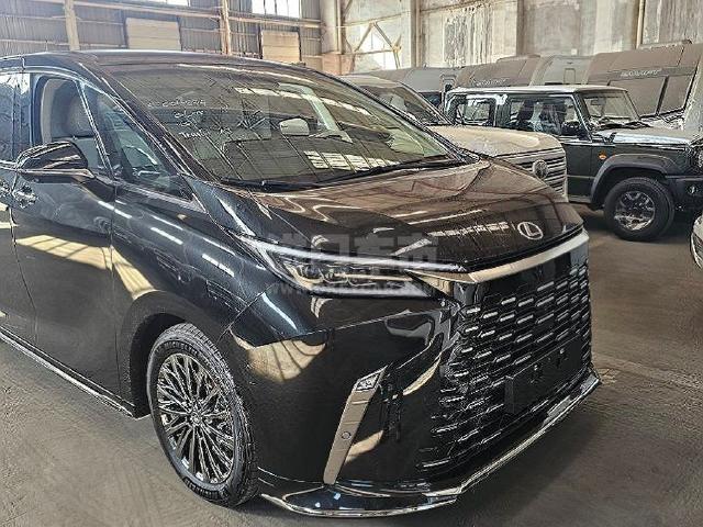欧版2025款 雷克萨斯LM350h 2.5L 四座