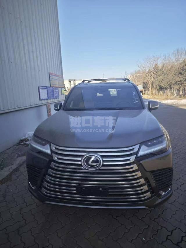 美规2024款 雷克萨斯LX600 LX600 7座 Premium高级