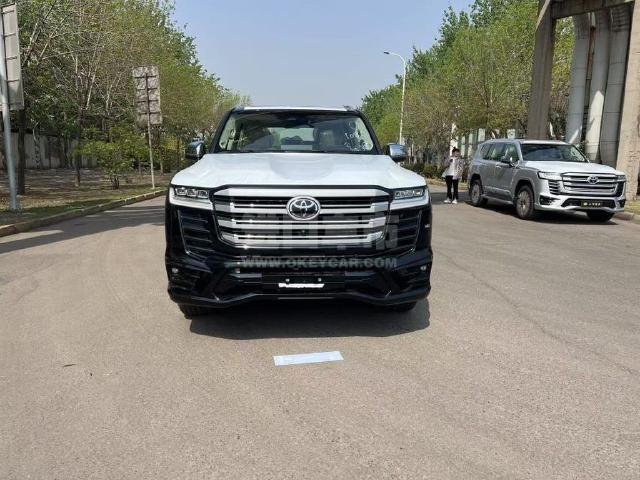 中东版2025款 丰田酷路泽3500 3.5T VX-R
