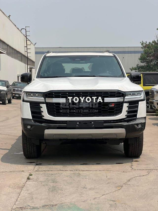 中东版2025款 丰田酷路泽3500 3.5T GR-Sport
