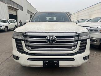 2025款 丰田酷路泽4000 4.0L GX-R 8气 20轮 真皮 海外直采，可视频验车，支持全国分期购车 全国上牌 寇经理：15922271117