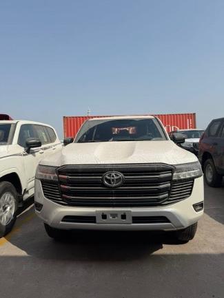 2025款 丰田酷路泽4000 4.0L GX-R 4气 17铁轮 三差 无绞盘 海外直采，可视频验车，支持全国分期购车 全国上牌 寇经理：15922271117