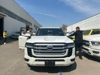 2025款 丰田酷路泽3500 3.5T GX-R 20轮 JBL 前通风 雷测 High科威特 海外直采，可视频验车，支持全国分期购车 全国上牌 寇经理：15922271117