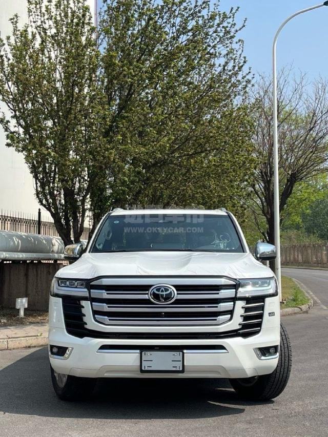 中东版2025款 丰田酷路泽3500 3.5T VX