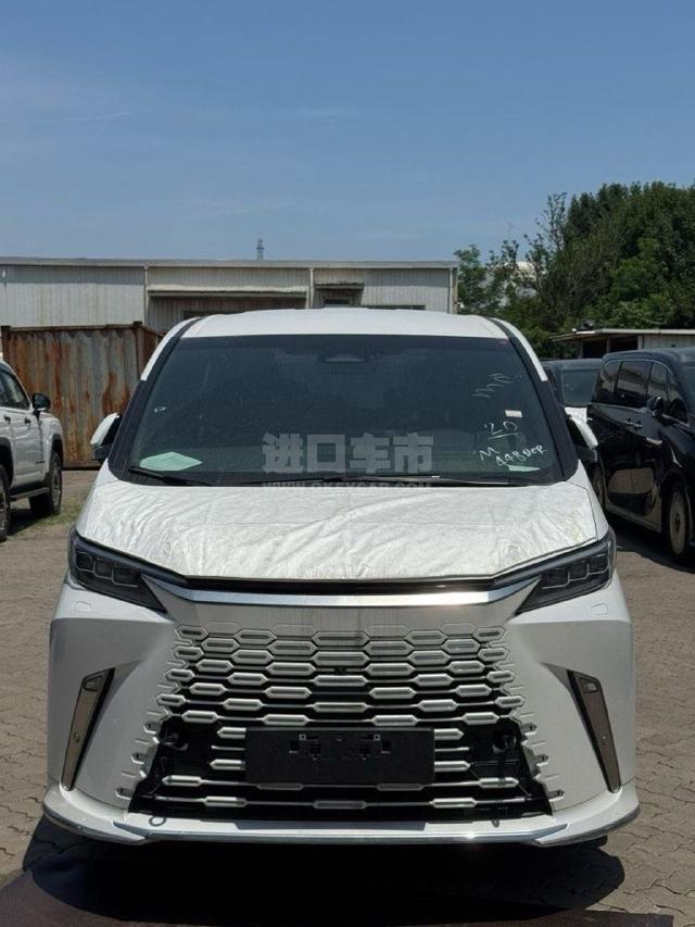 欧版2025款 雷克萨斯LM350h 2.5L 七座