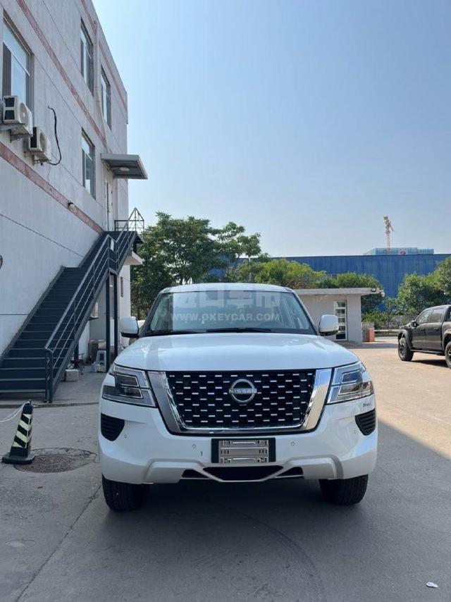 中东版2023款 日产途乐Y62 4.0L XE