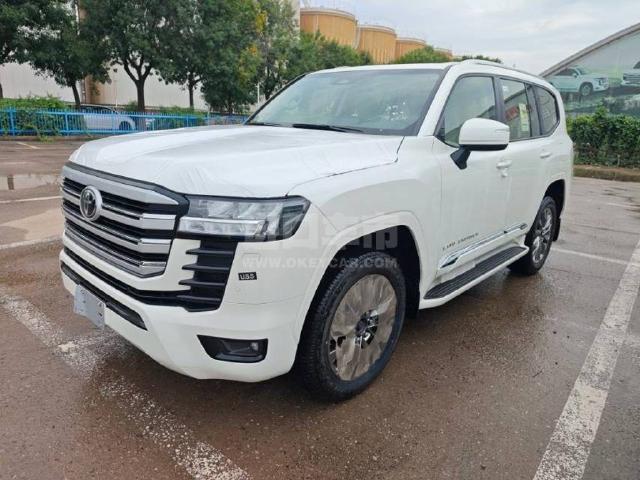中东版2025款 丰田酷路泽3500 3.5T GX-R 20轮 JBL 前通风 雷测 High科威特