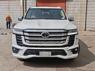 2025款 丰田酷路泽4000 4.0L GX-R 8气 20轮 真皮 (Modellista套件) 科威特 鹏飞13043216823 支持全国分期付款方式，支持定金发车。