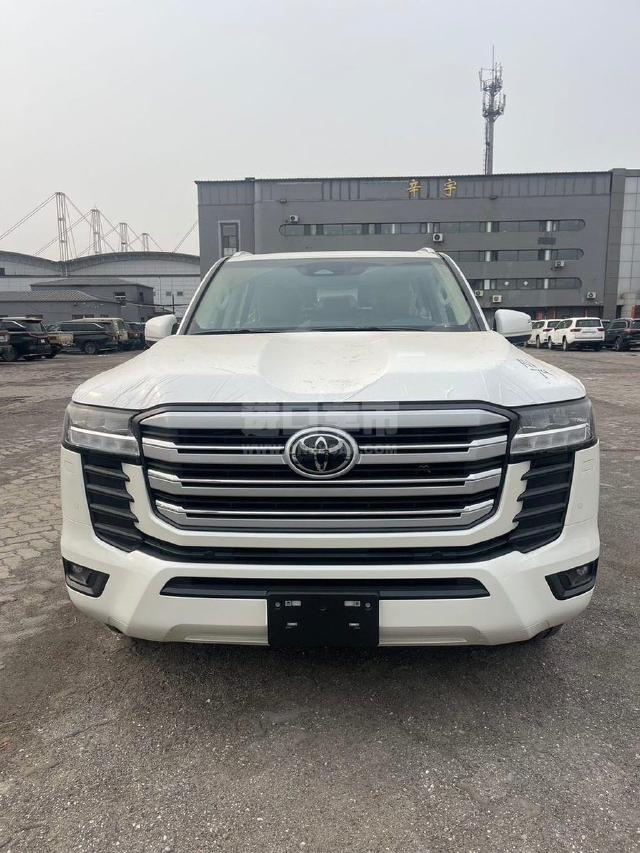 中东版26款 酷路泽4000 4.0L GX-R 8气 20轮 真皮