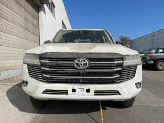 2026款 酷路泽4000 4.0L 4气 17铁轮 无窗 豪车 13212118801