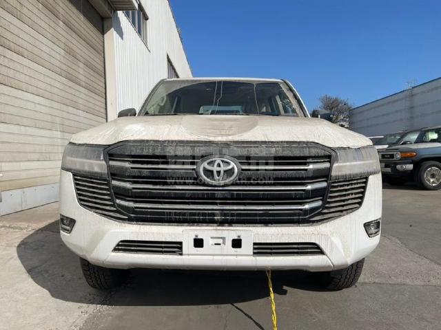 中东版2026款 酷路泽4000 4.0L 4气 17铁轮 无窗