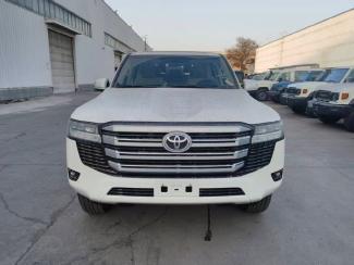 2026款 酷路泽4000 4.0L GX-R 8气 18轮 丝绒 李经理18302226655支持全国分期付款，定金发车
