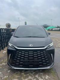 2026款 雷克萨斯LM500h Royal 4座
